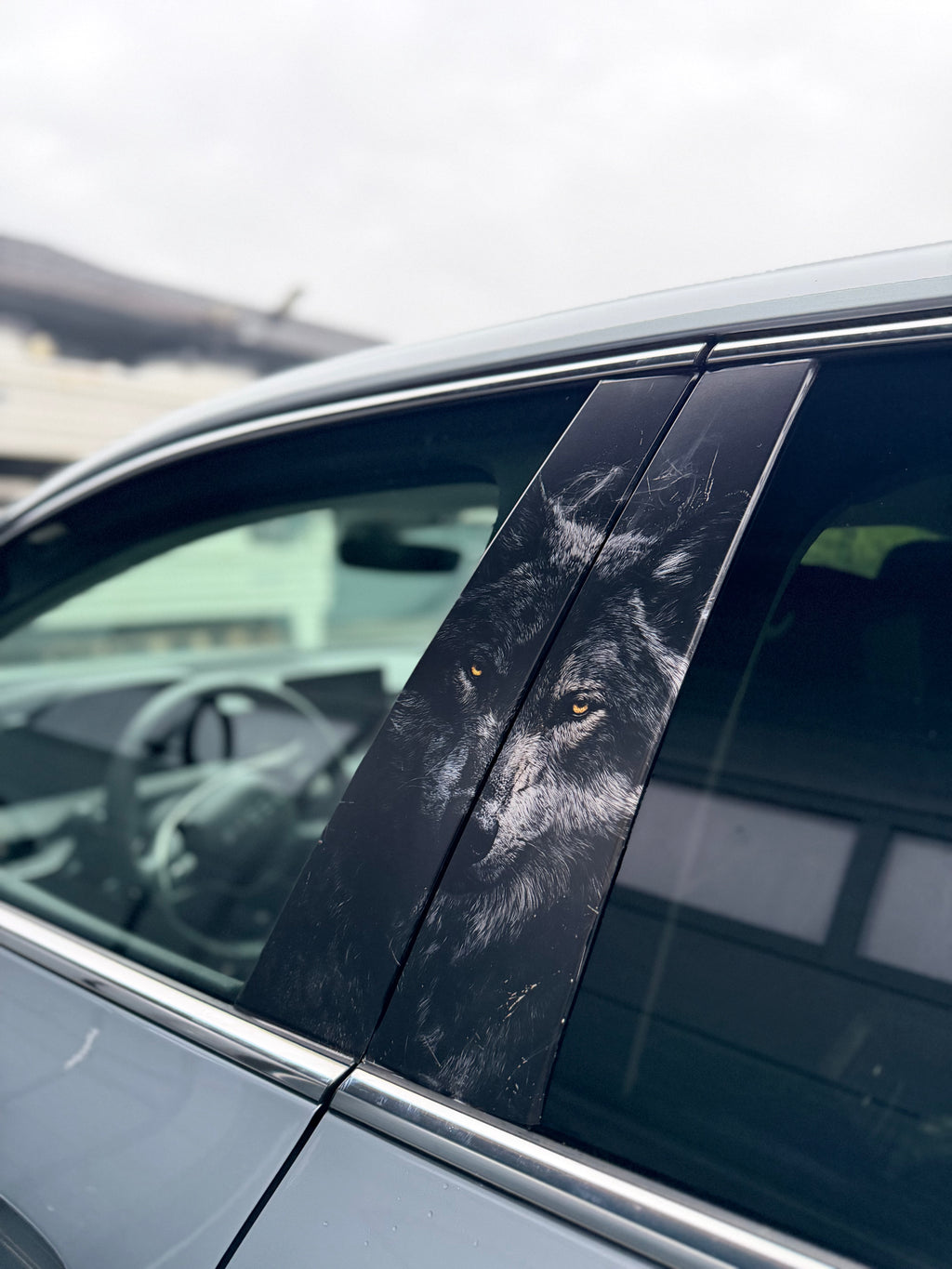 Wolf Auto-Säulenfolie – Hochwertiger Vinyl-Aufkleber für die B-Säule, passgenau, matt oder glänzend