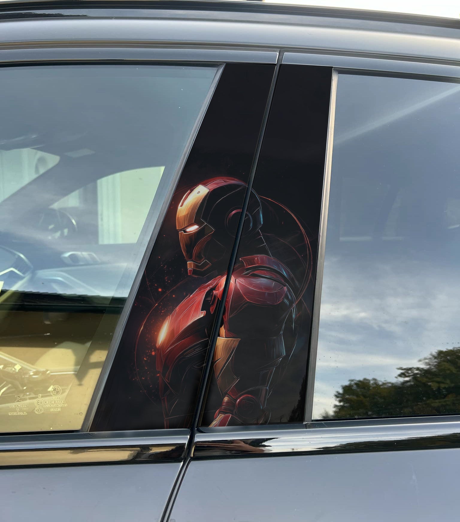 Vinilo premium para pilar B de Ironman, ajuste personalizado, mate o brillante.